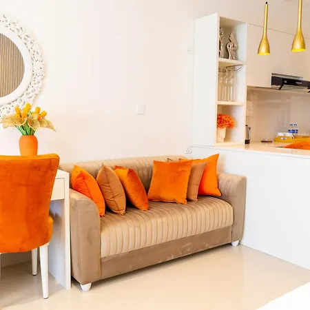 Ocean Breeze By Livinji - Luxury Apartments Negombo Exterior photo